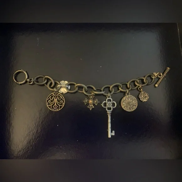 Lucky Brand Antiqued Gold-Tone Charm Bracelet with Key and Floral Pendants - Picture 3 of 3